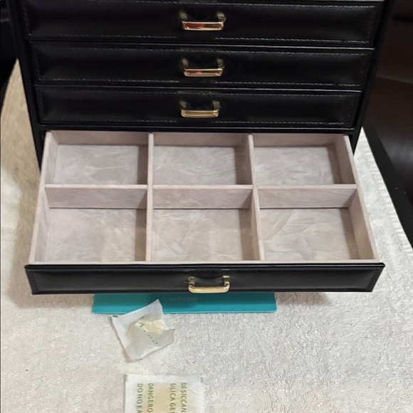 Luxurious Black Jewelry Organizer with Gold Accents, 6 layers (drawers) NWOT - Picture 14 of 15